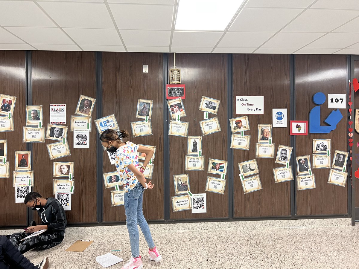 BSMSLibrary's tweet image. Black History QR Codes are live 🙌🏼 Mrs Spinelle’s Ss are the first to try it this year!  @smellyspinelle @ChrisKauter @BayShoreSchools @BayShoreMSLrnrs @BayShore_SSDept