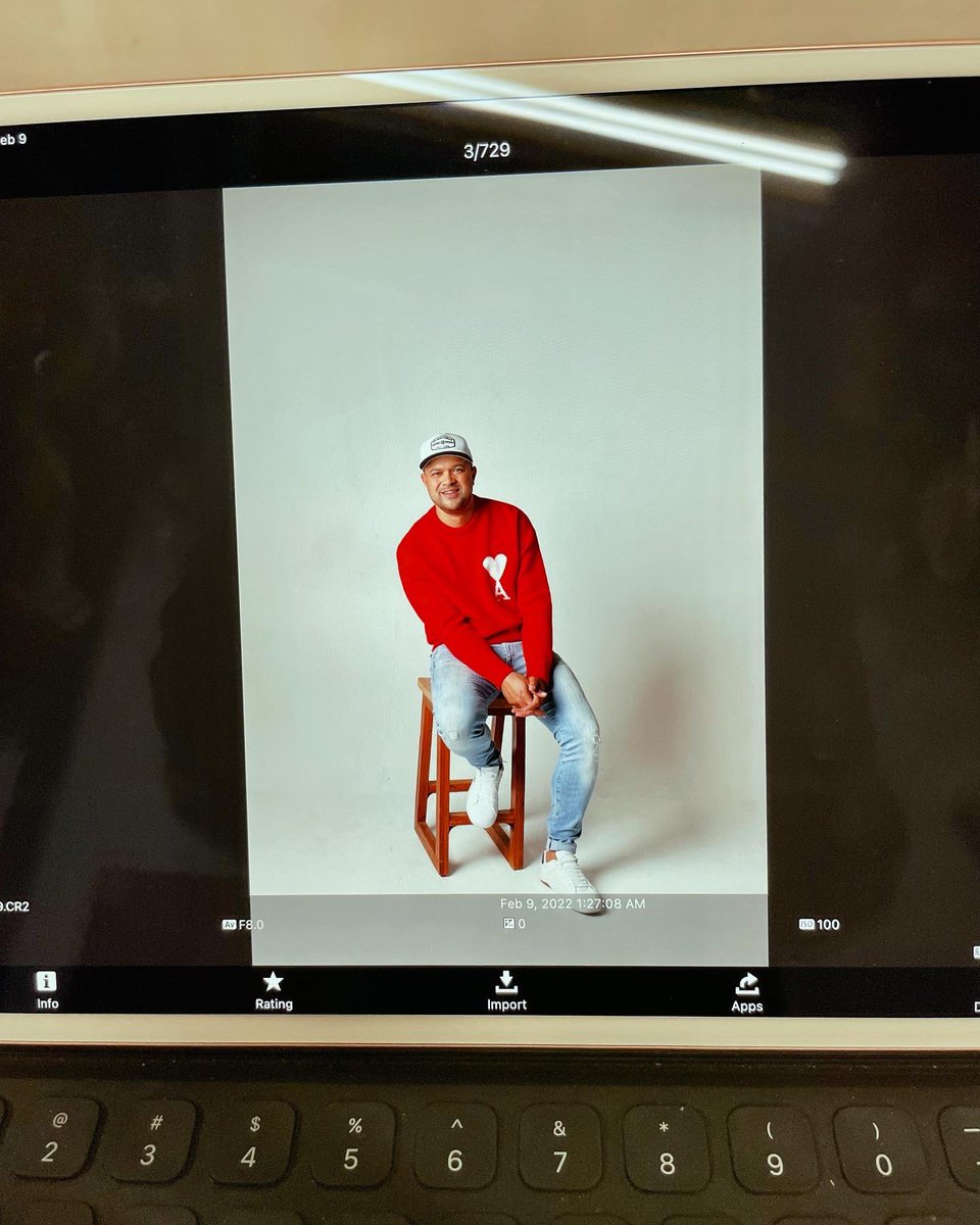 Sit (or stand) still, look pretty. 📸