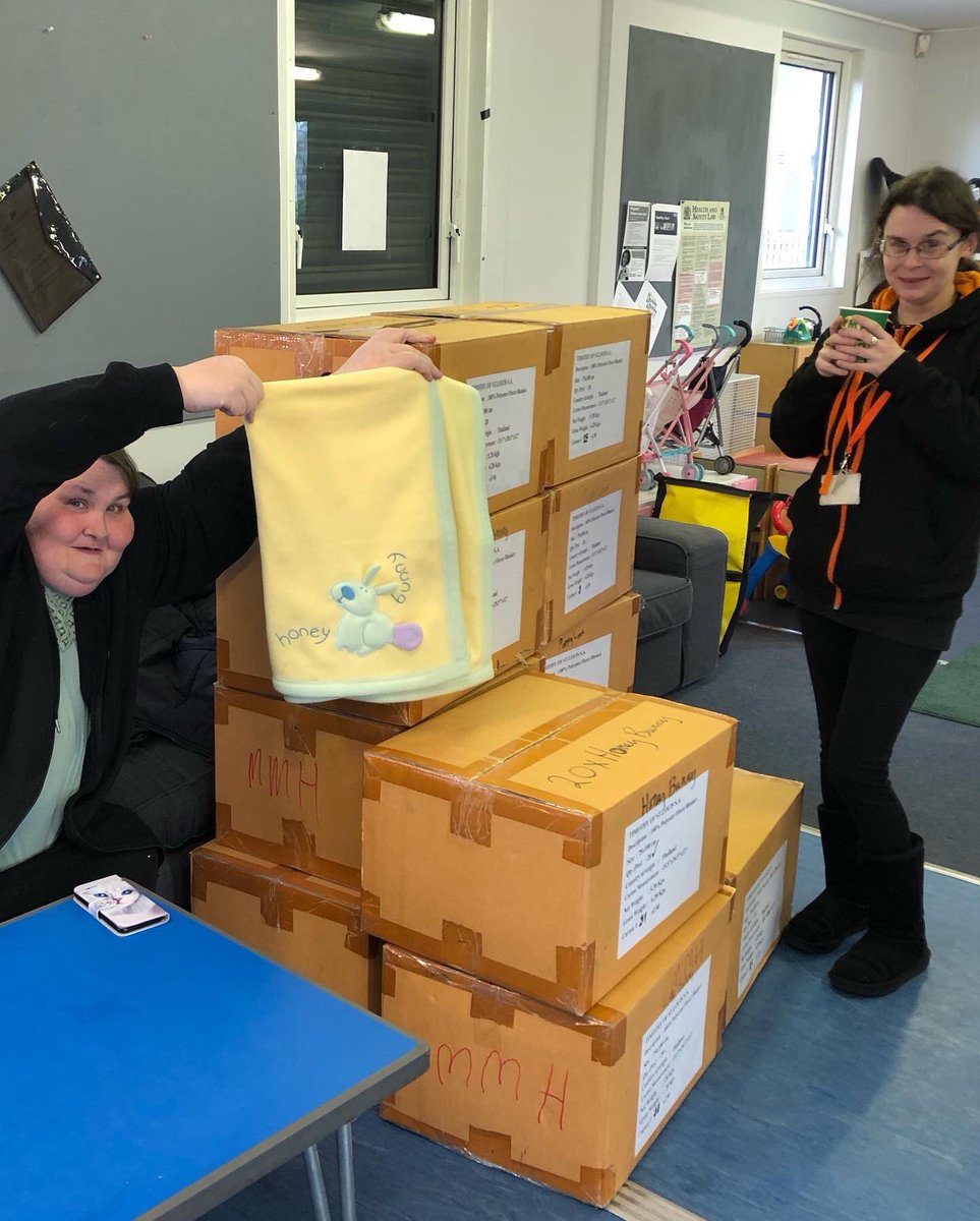 SmallProjectUK's tweet photo. How lovely it is to be snug when it’s chilly out! A HUGE thank you to the wonderful shop, Mr and Mrs House, for their incredible donation of blankets. They are so soft and cuddly, they’ll keep many children cozy. Thank you, thank you!!  #makeasmalldifference @OasisWaterloo https://t.co/c63dI3QTAw