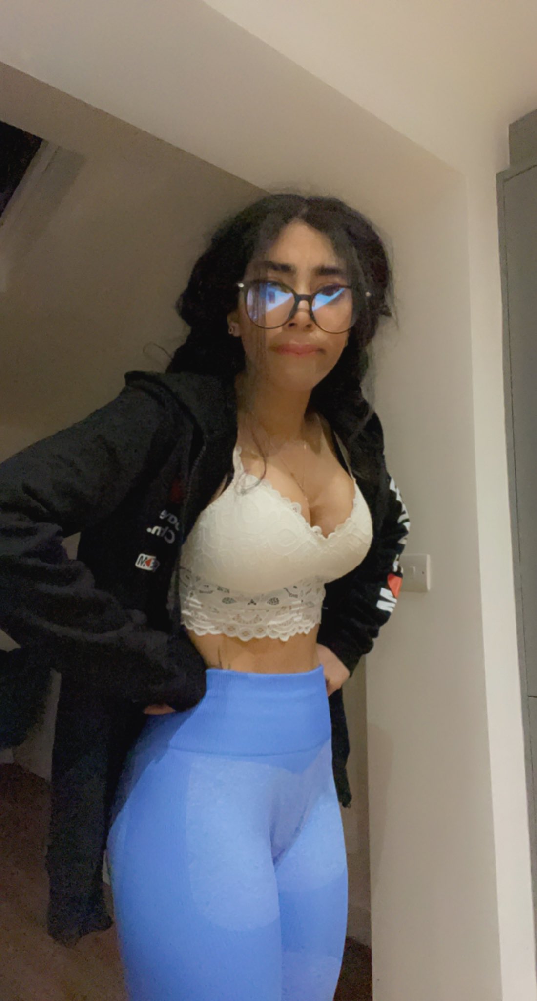 FLQXVNDXMAQdlP5