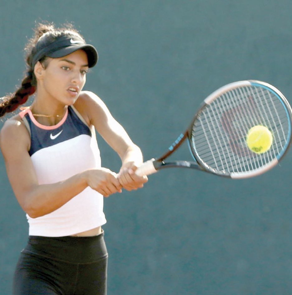 لاعبة التنس السعودية "يارا الحقباني" تتأهل إلى ربع نهائي بطولة نيروبي الدولية بعد فوزها على الإسرائيلية Rene Nikishov .

-