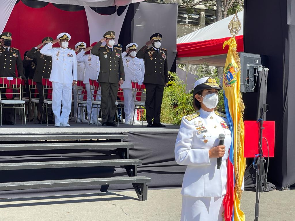 ArmadaFANBVzla's tweet photo. #Hoy || 1/2 En el Hospital Militar "Dr. Carlos Arvelo" @HospiMilCaracas, se llevó a cabo el Acto de Graduación de la Primera Cohorte de Oficiales Asimilados y Tropas Profesionales pertenecientes al Curso Especial y Extraordinario de Formación en el Área de la Salud, https://t.co/Re63yYwvCU