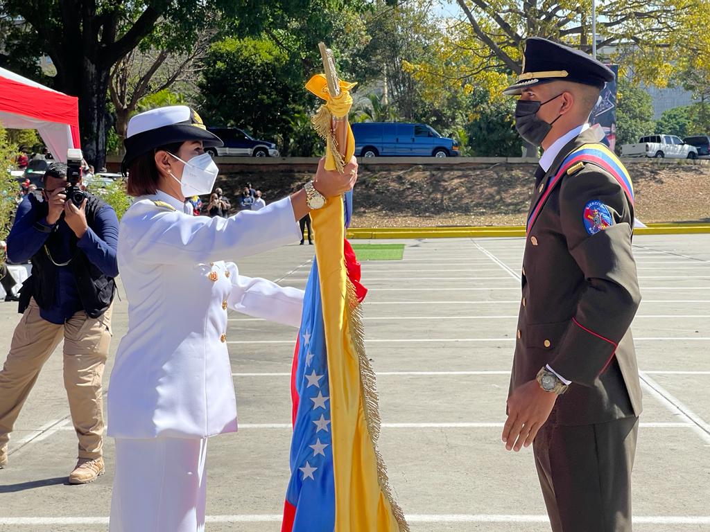 ArmadaFANBVzla's tweet photo. 2/2 actividad presidida por la Alm @VirguezErika Viceministra de @ServiciosMPPDVe, acompañada por el Comandante General de la @ArmadaFANBVzla, Alm @Alexjvb44 y demás autoridades. https://t.co/H9cnTjt5mr