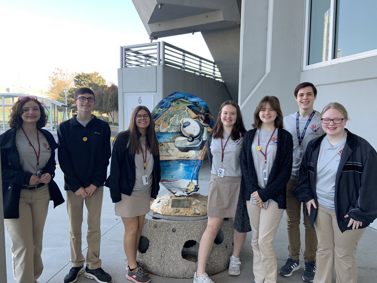 GatorPeerHelper's tweet photo. @SatsumaHS Peer Helpers did a fantastic job at TADAA @Drug_Education coming up with ideas of how to combat vaping. https://t.co/qF9Y6lUX7Q