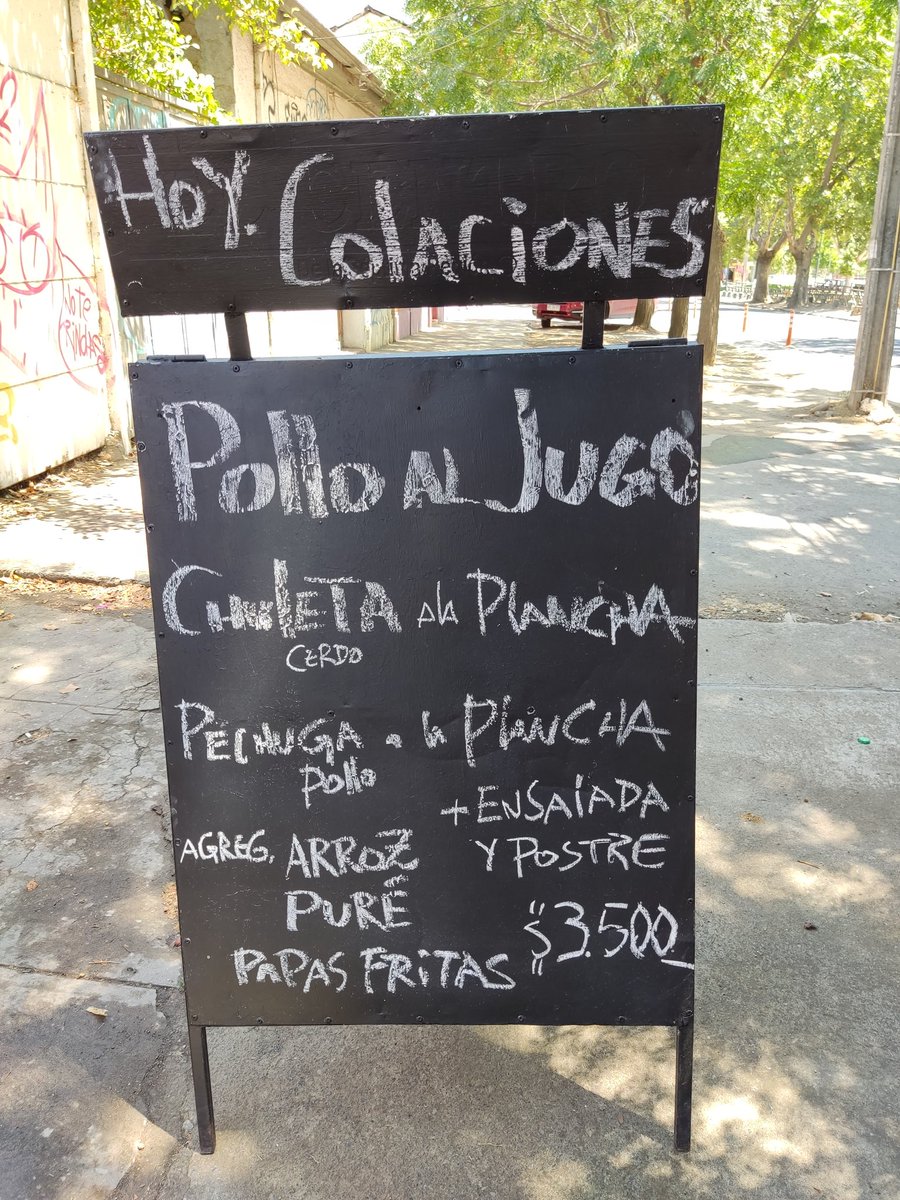 Por 128.000 alcanza para 36 colaciones y hasta sobra plata...¿Dónde?... En Sabrolandia pues, dónde más 😁