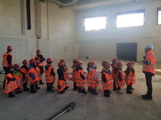 byreIatable's tweet photo. When employers want you to have 10 years of experience before the age of 22. https://t.co/TJWTvjZ946