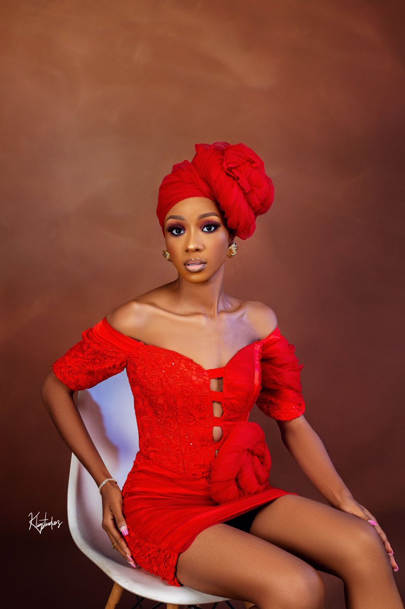 kliqstudioz's tweet photo. This month we invite you to love and
appreciate yourself alongside your
significant others!

Happy New Month 

.
Outfit - @fit_by_lhennie 
MUA - @darenabeautyhome 
Model - @kbsmodels 

#kliqstudioz📷📷 #fashion #style #stylish #love #cute
#photooftheday #nails #hair #beauty https://t.co/bmWv3SgzkD