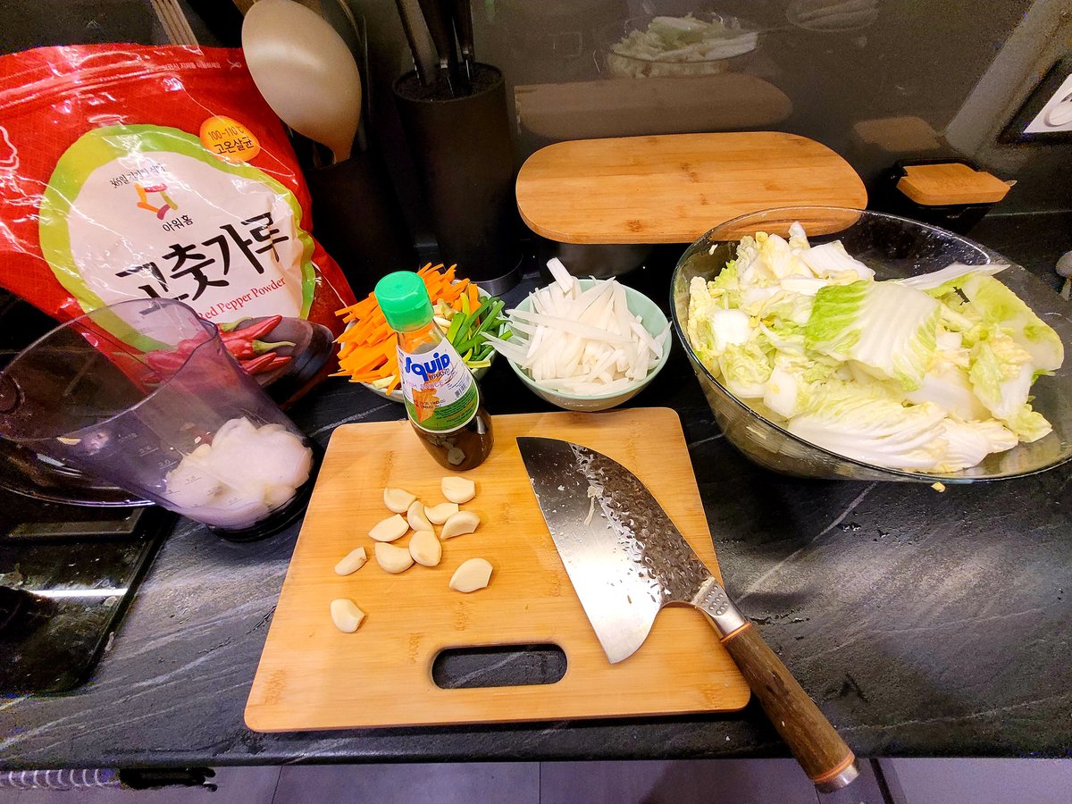 PuchaczMP's tweet photo. Ale tu się za chwilę zadzieją magiczne rzeczy #KimchiTime #Kimchi https://t.co/VxS8QpL5Wc