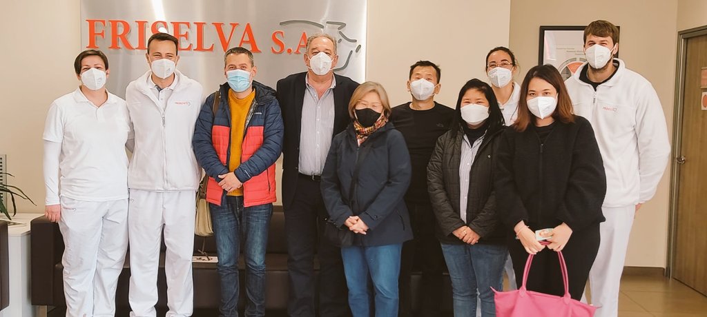 carmenmartinf's tweet photo. A punto de terminar la semana, parte del equipo de exportaciones del @mapagob tutelando la auditoría de Tailandia a nuestro🐖🐖 #sectorporcino, abriendo mercados y mejorando nuestra posición @interporc https://t.co/RsnKqRZcHb