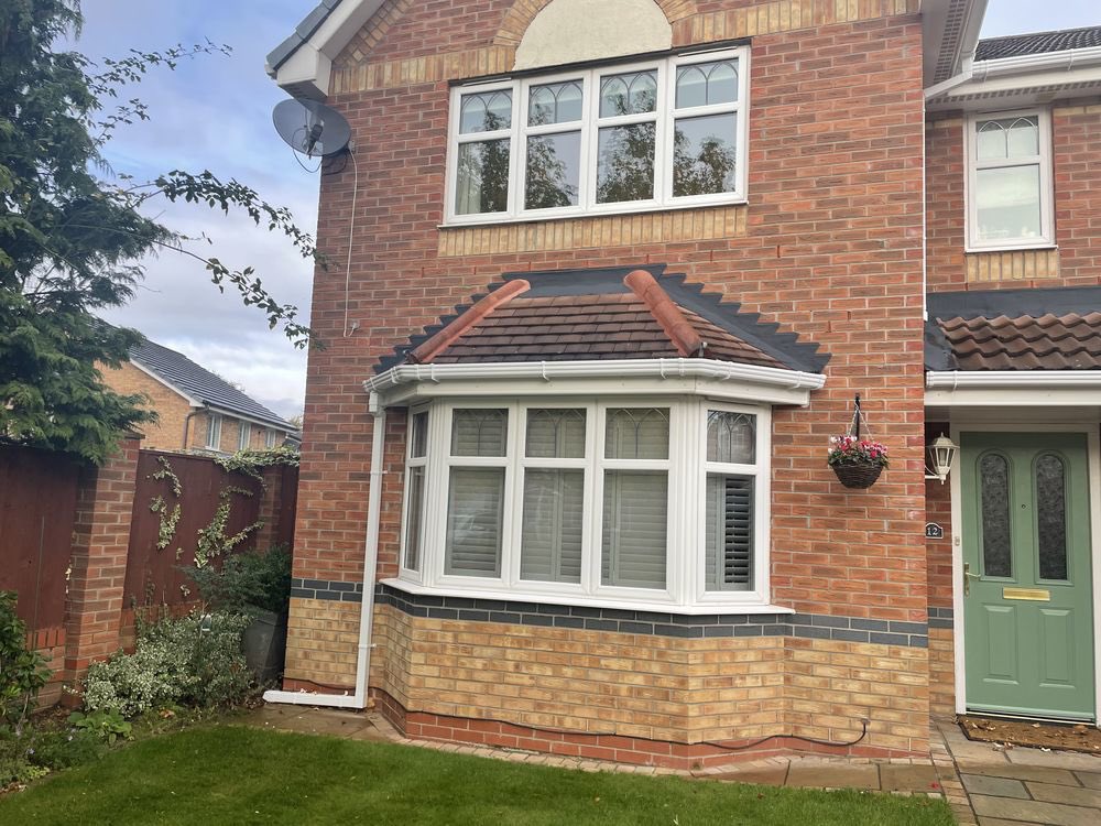 Jwfascias's tweet photo. New white ogee gutter fitted https://t.co/NUNbjD1fjI