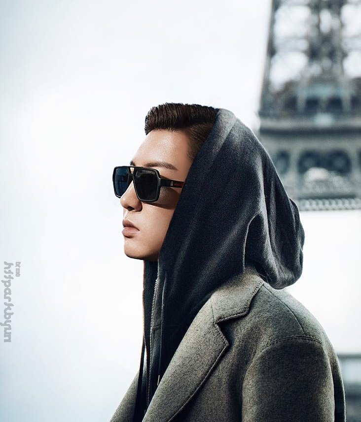 httparkbyun's tweet photo. Chanyeol  in Paris 🖤🚬
#CHANYEOL 
#exo @weareoneEXO @B_hundred_Hyun https://t.co/IV03bO6kY7