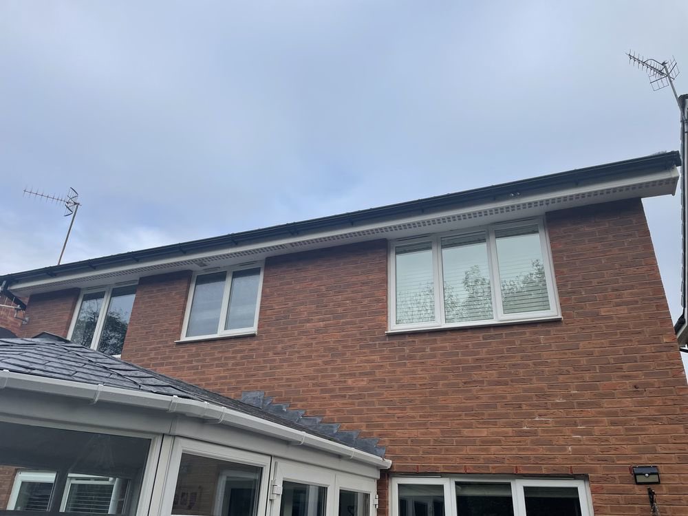 Jwfascias's tweet photo. New ogee gutters fitted https://t.co/uOWdKfBIJM
