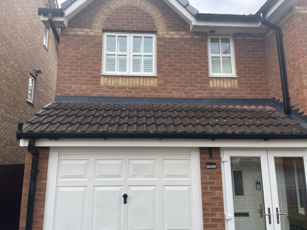 Jwfascias's tweet photo. New ogee gutters fitted https://t.co/uOWdKfBIJM