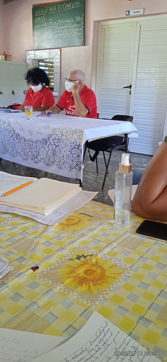 ZuliaMonier's tweet photo. Se desarrolla reunión de cierre de la visita al poblado del Cristo en Santiago de Cuba para constatar los aseguramiento del cierre e inicio del curso. https://t.co/NuYvC66Uxf