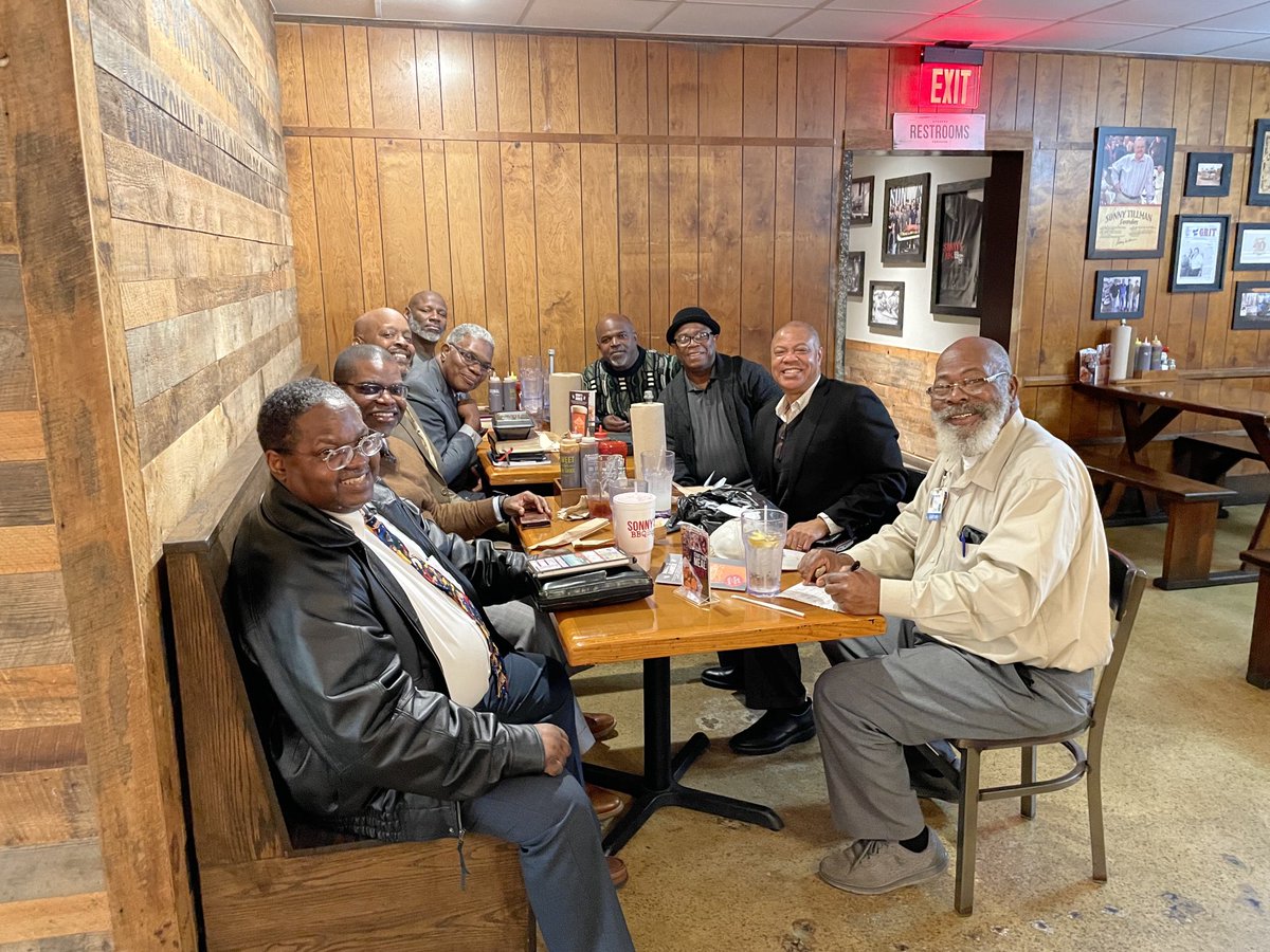 cegrant208's tweet photo. Florida Baptist pastors represented strong in Gainesville.  Great time of fellowship and sharing with these great men of God. https://t.co/Ug1YZKuPG7
