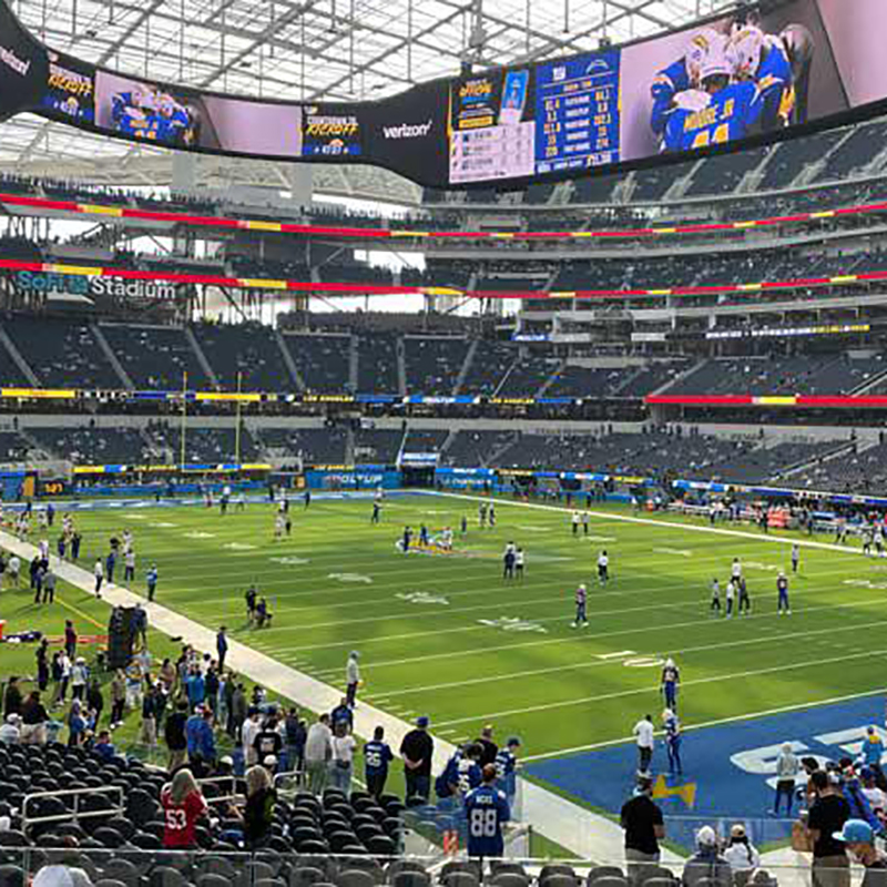 Cisco's tweet photo. "@SoFi Stadium is a full-stack Cisco building, which means every piece of data running through the stadium touches a piece of Cisco gear - including video, audio, data center networking, and Wi-Fi."

Learn more from @CRN ⬇️ 
 
#networking