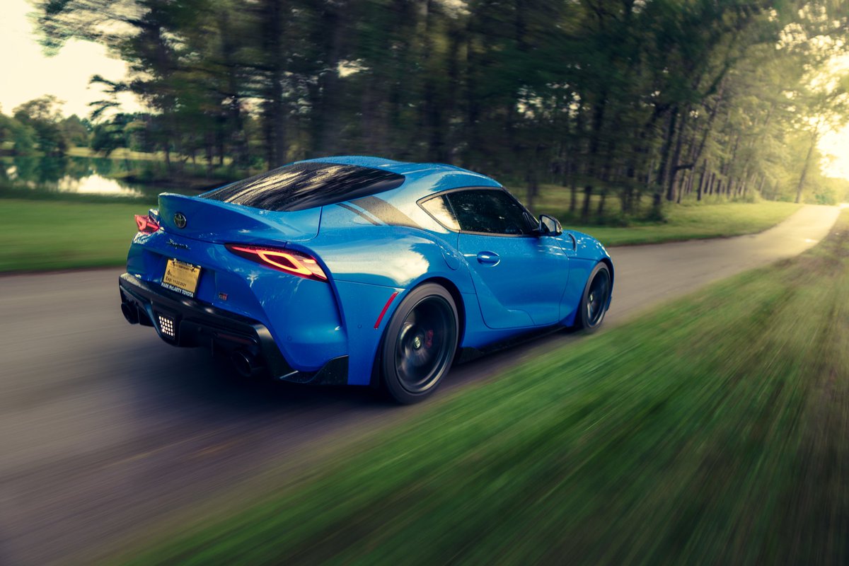 capricha_art's tweet photo. I photograph cars for fun! This was a rig shot done with a friend's car. #carphotography #rigshot #toyotasupra https://t.co/Uj5fSNubyz