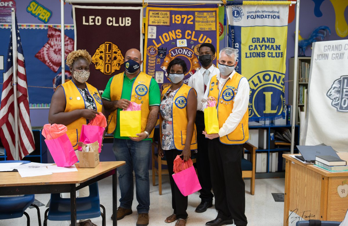CaymanLions's tweet photo. On Jan 20th, we inducted 24 Alpha Leo's online and in person, via Zoom. We held a mini awards ceremony. We were joined the school's principal, Mr. Jon Clark, and Lion President Eric Anderson, MJF. https://t.co/1NKPxxF9np