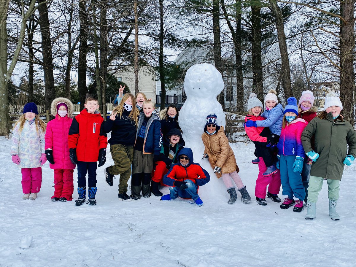 These Sayre Sharks were super excited to find this giant snowman on our playground this afternoon. It’s finally packing snow! ⛄️ 🦈 #sayreshark <a href="/SLCSD/">South Lyon Community Schools</a> <a href="/sayre_pto/">Sayre Elementary PTO</a> <a href="/SLCSSayre/">Sayre Elementary</a>