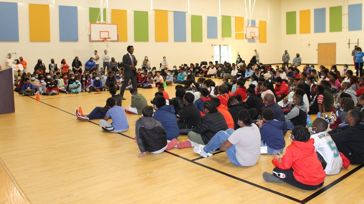 #Repost from Burroughs-Molette Elem. <a href="/get_repost/">Repost</a>
・・・
With the upcoming Milestones Test, BME holds monthly RISE UP pep rallies for 3rd-5th graders. Recently, our RISE UP guest was Mayor Cosby Johnson. He spoke to students about the importance of determination and persistence.