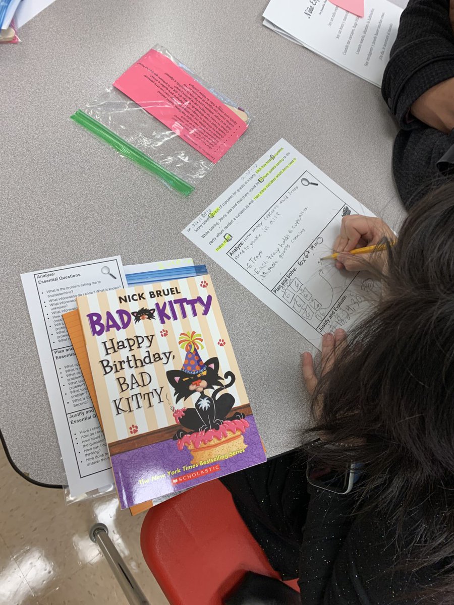 Brandon83535219's tweet photo. Mizchel is making me so proud, following the strategies that I've taught her. #pisdmathchat #problemsolvingmodel
@jessupeagles https://t.co/NytPrN9Qek