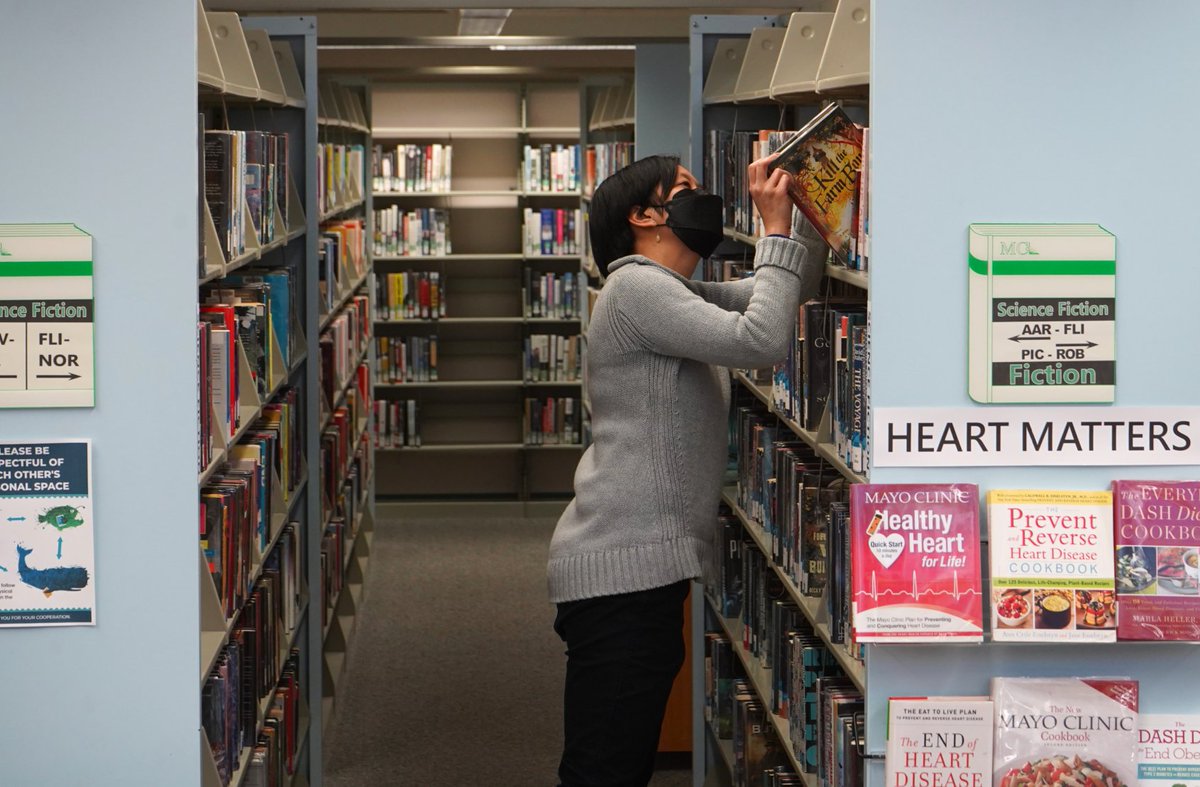 mclsnj's tweet photo. Our Hickory Corner Branch staff have been hard at work getting the library ready for when they reopen to the public on February 14th!
We can't wait for you to come back in!
#libraryloversmonth #njlibrariessnapshot #librarians #librarylife #njlibraries #ilovelibrariesnj https://t.co/JtPPWjVNnX