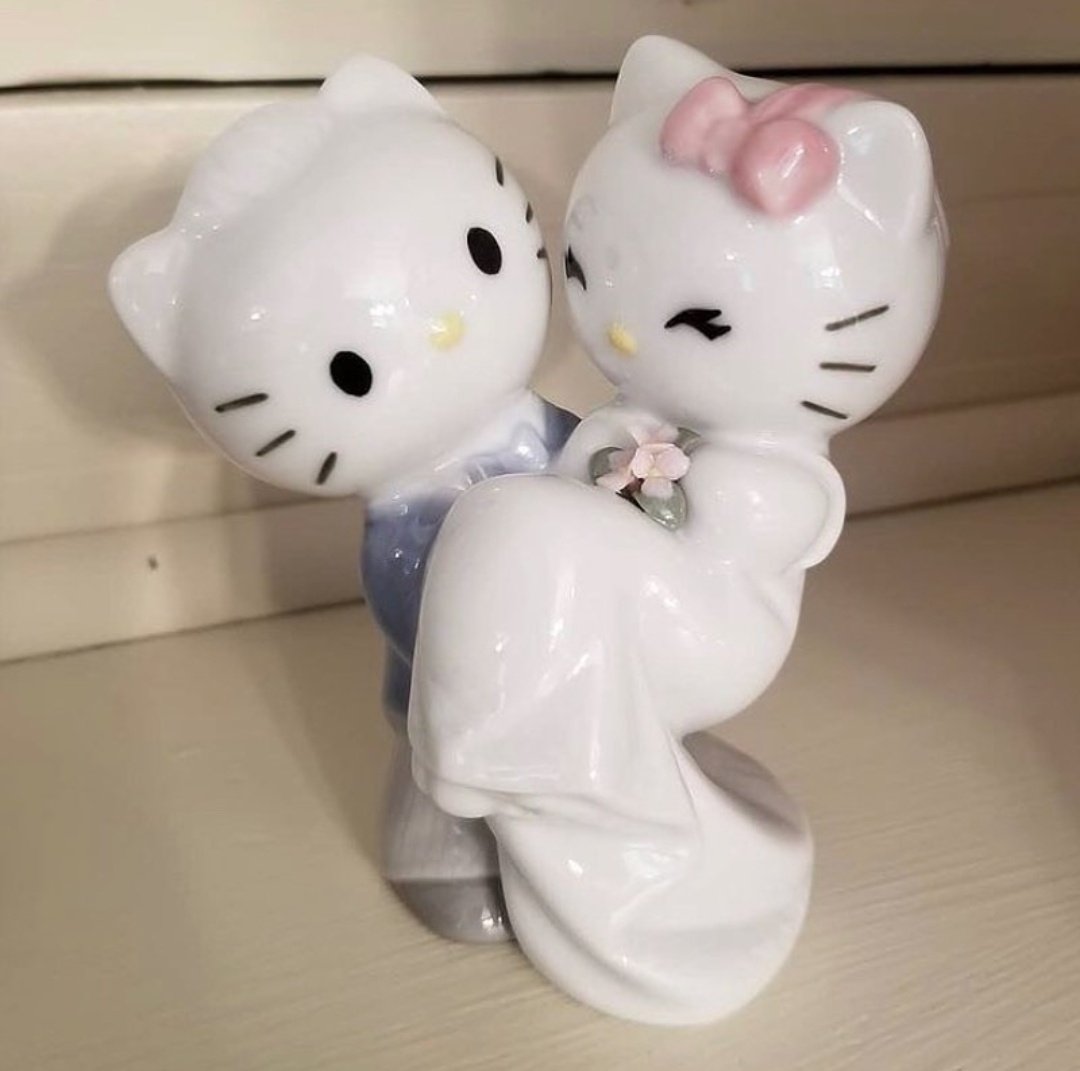 Hello Kitty And Dear Daniel Wedding Cake Topper