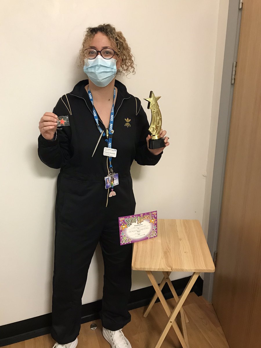 A little late posting but January’s Star of the Month for LRI Outpatients goes to Charlene @charlene25861 who has retrained in biopsy to help @UHLDermatology reduce their waiting times, well done 🌟#oneteam #reducewaitingtimes @misstickle101 @Reena_Karavadra @LisaJLane98