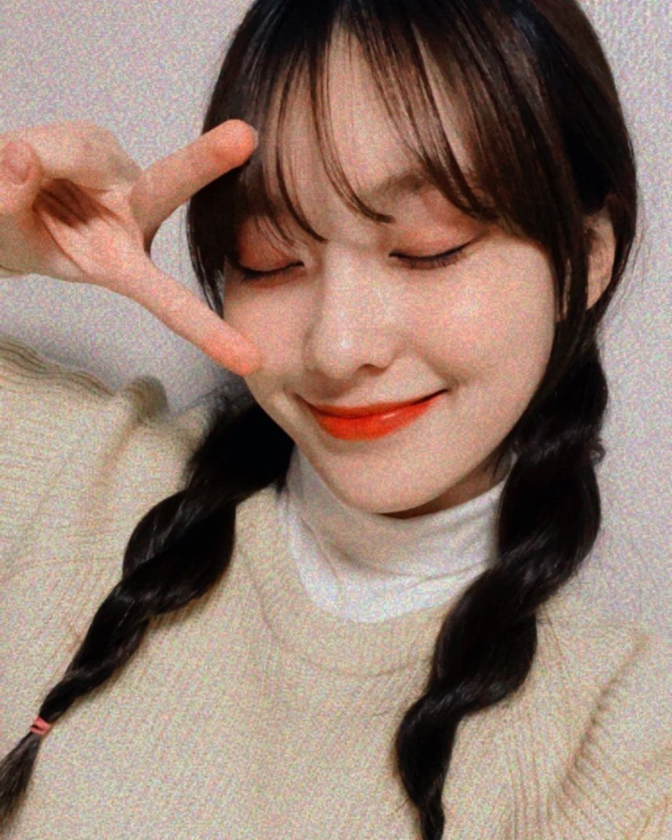 moon sinae is such a cutie !!