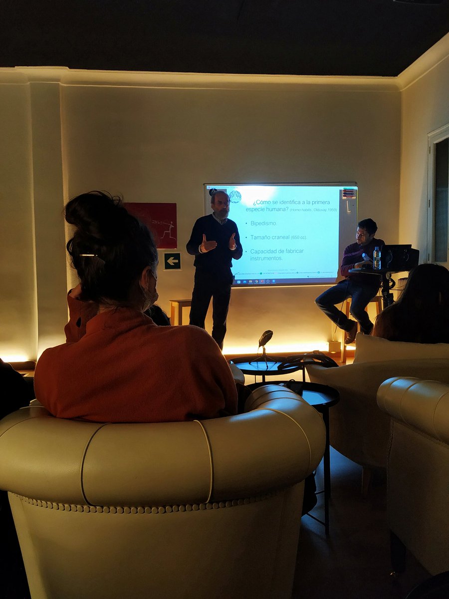 #Hoy en #biologia Manolo y Alex nos hablan de #evolucion ❤️ #ciencia #aprendediferente