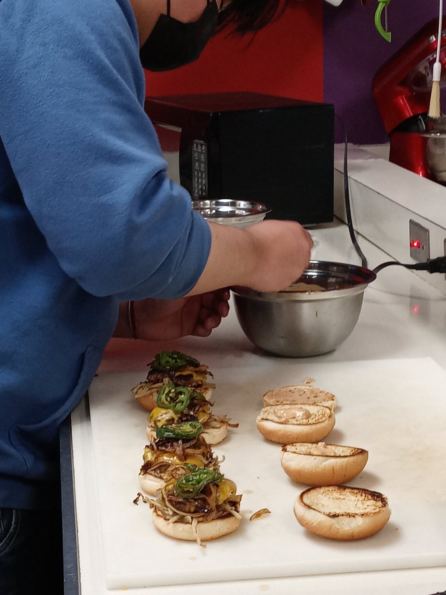 AcademiesRacine's tweet photo. Students in the Culinary Arts Pathway at The @AoRCase competed in a burger cook-off hosted by Chef E. Students created unique recipes catered to the theme of adult taste. The competition's winning burger will be added to the menu at Twisted Cuisine! #RUSD #CaseHS https://t.co/Z4wDGBa6MP