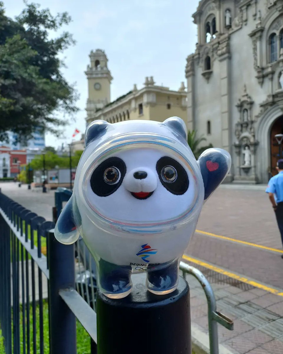 MascotFanPe's tweet photo. #BingDwenDwen en Perú 🇵🇪

😁 Así es, ya tenemos la mascota de los Juegos Olímpicos de Invierno #Beijing2022 https://t.co/y8j9lEQ7sa
