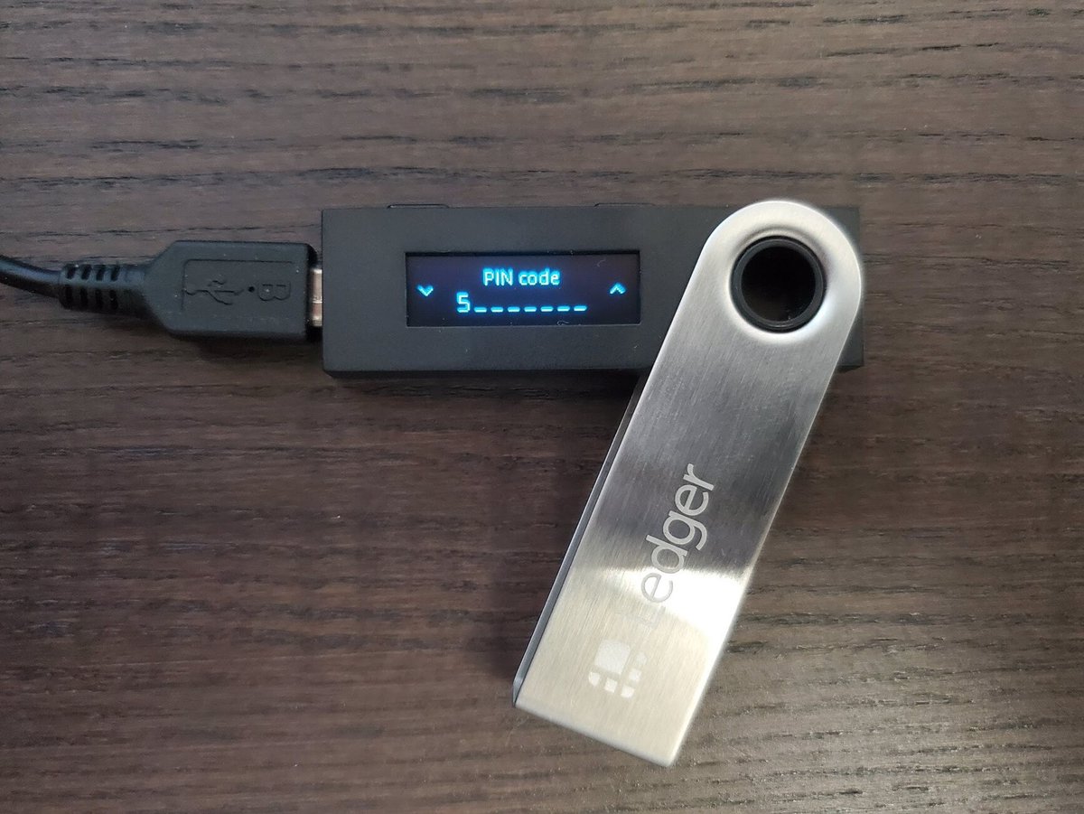 GemMaster01's tweet photo. 🎁LEDGER NANO S Çekilişi🎁

1 Kişi, 1 adet Ledger Nano S  soğuk cüzdan kazanacak!

⚡️Şartlar⚡️
1️⃣BEĞEN❤️- RT🔁
2️⃣ Takip et: @The_SamuraiGuys @Gem_Ustasi  
3️⃣Yorumlara 2 arkadaşını etiketle 🏷️

Süre ⌛ 72H

Discord Hesapları Yakında Açılacak 👀 https://t.co/tu9sqgZTK5