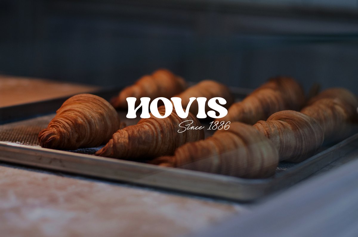 madebymatts's tweet image. Hovis Bakery Branding 🍞

- More modern logo and visual indentity with light colors and fonts.

Complete Project 📕: behance.net/gallery/137050…