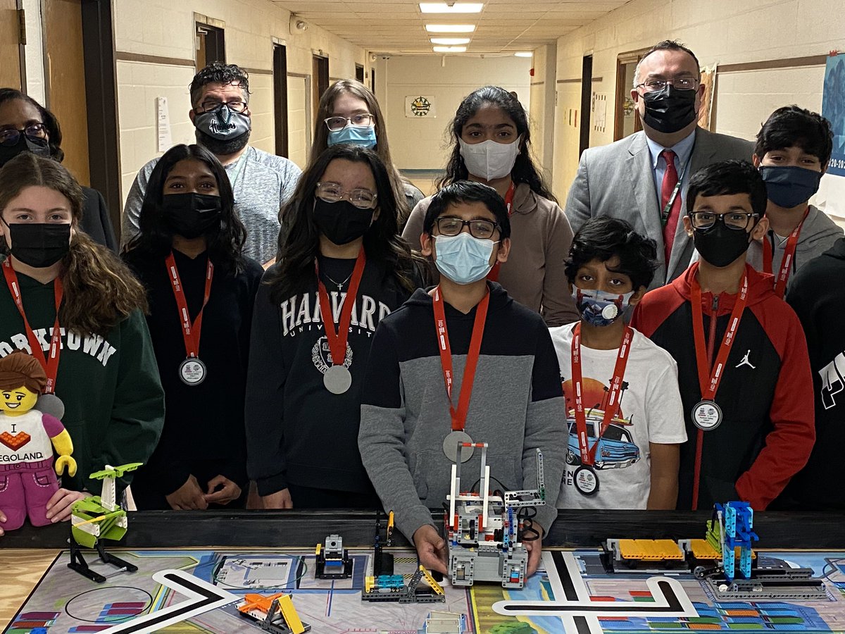 MESMSHorowitz's tweet image. Dr. Hattar awarded medals to the MESMS First Lego League that took  first place in robot performance and first place overall in the qualifier! @RonHattar @YorktownCSD @mesmspta @YCSDloshea @jftech1