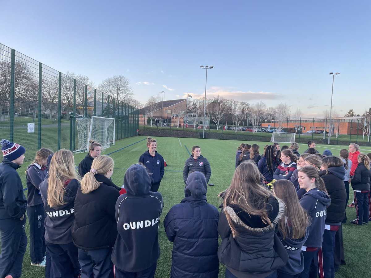 What an experience for the senior girls’ <a href="/OundleRugby/">Oundle School Rugby</a> XV. Massive thank you <a href="/sarah_hunter8/">Sarah Hunter</a> and <a href="/LightningRugby/">Loughborough Lightning Rugby ⚡️</a> for supporting our pupils on their rugby journey.