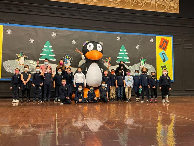 BayonneBOE's tweet photo. Congrats to @RobinsonSchool3 @STMath winners! Ms. Timpanaro's (1) &amp; Mr. Asham's (5/6) classes got to strike a pose with JiJi for all their hard work! 
@BPSMathDept https://t.co/2fmGGuVB7a