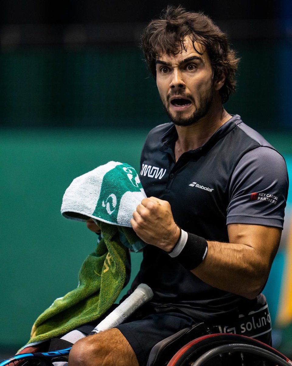 Sufrida victoria contra el partner <a href="/tindelapuente/">Martin de la Puente</a> 🥵💪 

Mañana, otra oportunidad más para seguir creciendo. 

Vamos! Vamos! Vamossss!

@abnamrowtt 

#ValeLaPierna 

#abnamrowtt