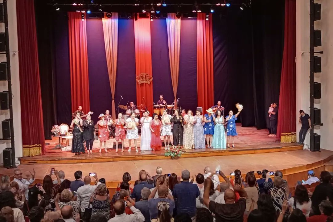 El poder que tiene la música y cuando toca coincidir con seres humanos extraordinarios, pasamos una noche realmente valiosa con grandes mujeres intérpretes de nuestro pais.
Show Homenaje a la reina de la Morena, MARIZZA. 
Gracias a todos!  Viva la mujer paraguaya. 🇵🇾🎶🥰