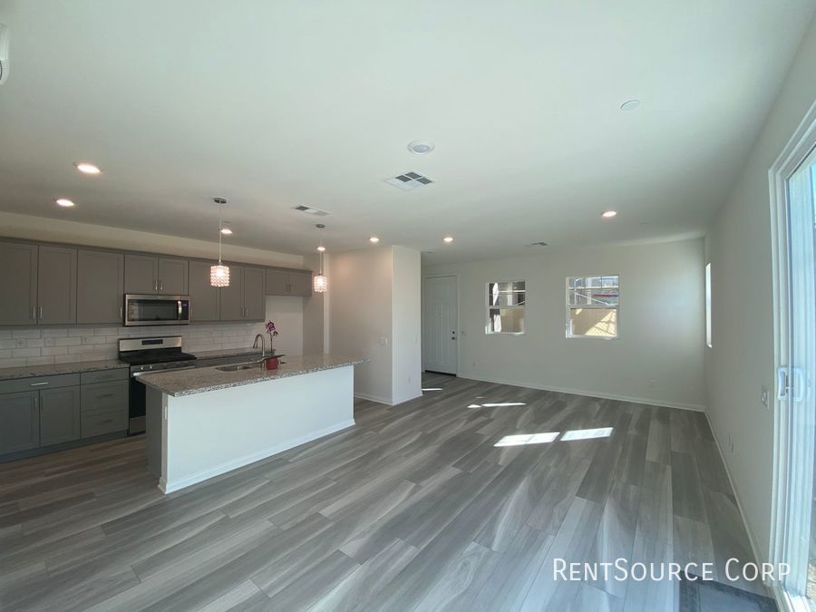 RentSourceSCV's tweet photo. #rentsourcecorp has listed a new property!!

New Construction home w/ Solar for Lease in Canyon Country

3Beds
2.5Bath
17052 Provo Ln #SantaClarita #CA 91387

https://t.co/Vrys8jYPEq or visit https://t.co/7osgxaGMOh TODAY!! https://t.co/VMzsuwBIYS