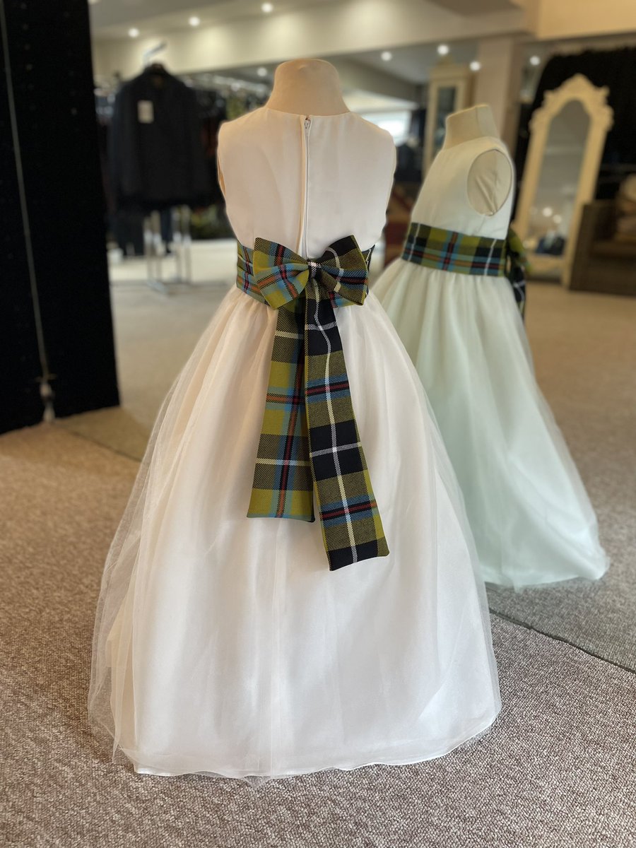 Cornish Tartan Flowergirls to make your Cornish wedding perfect ❤️ #cornishwedding #stpiransday