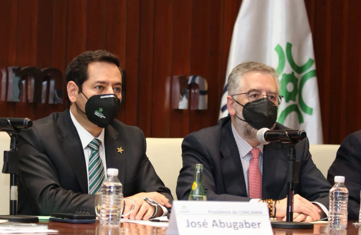 CONCAMIN's tweet photo. Es esencial el trabajo conjunto para cumplir con las disposiciones legales en materia de subcontratación laboral y previsión social.
Gracias a Alejandro Salafranca Vázquez, titular de la Unidad de Trabajo Digno, por el diálogo.
📍Consejo Directivo #CONCAMIN 
#TodosSomosMéxico https://t.co/ck4tQfz7C7