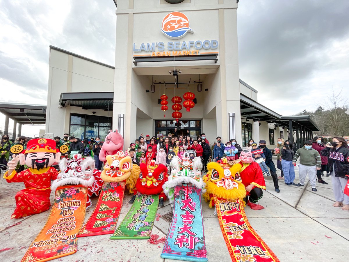 We LOVE to see how @LamsSeafood celebrated #LunarNewYear. We're grateful to all of our independent grocers who help keep their community's cultures rich and vibrant! #shopsmall