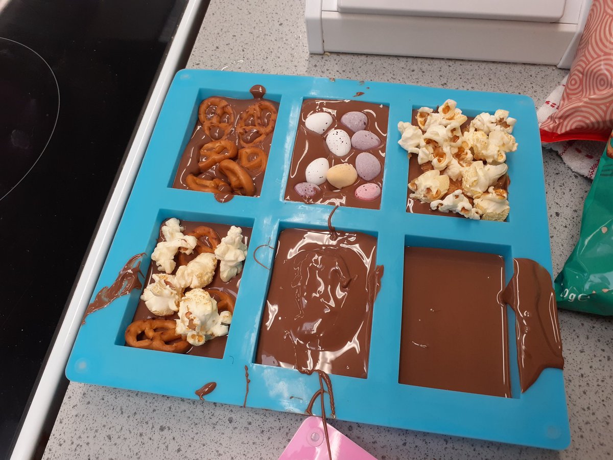 WMooreBHCS's tweet image. Exciting Y10 Business lesson today! We are studying the marketing unit so students have been applying what they have learnt about market segmentation, market research and the &apos;product&apos; element of the marketing mix to develop a chocolate bar. Here are some photos.