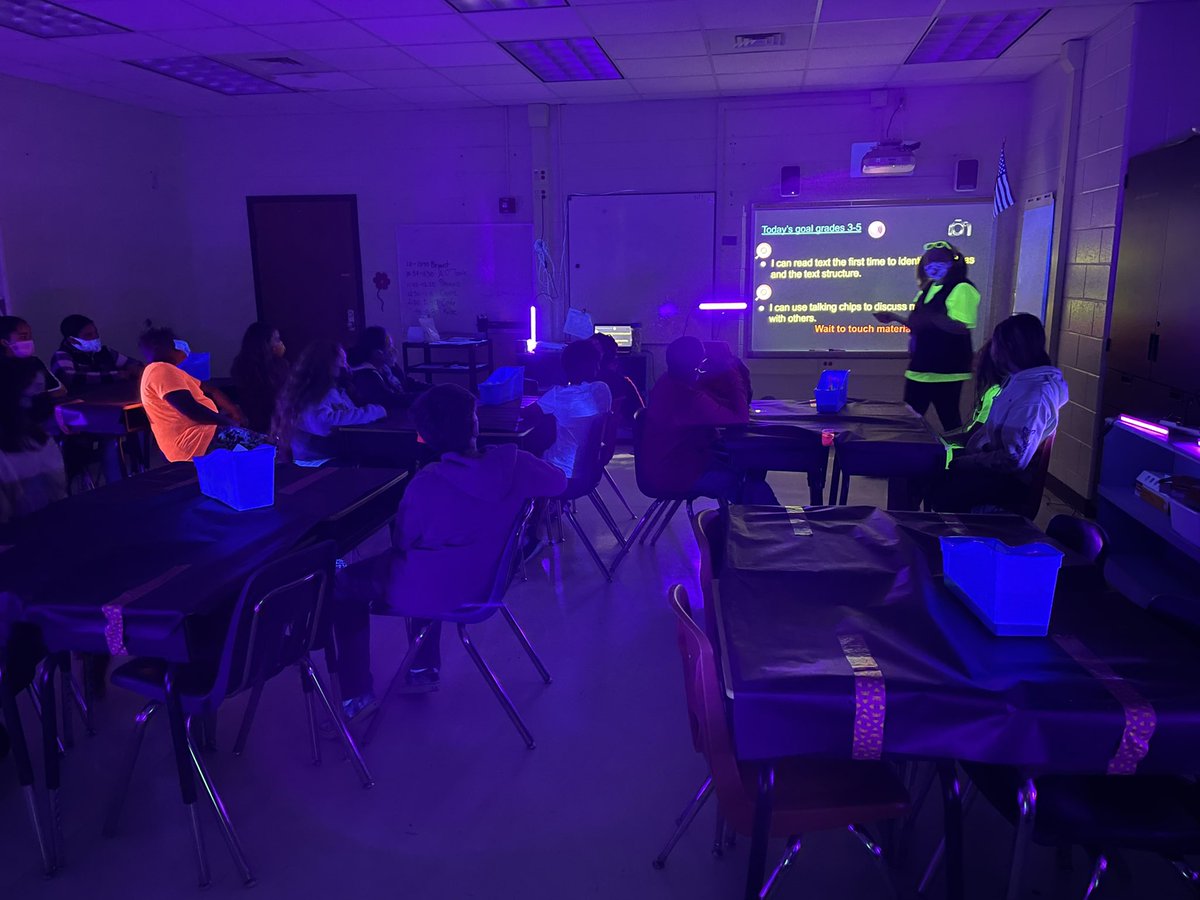 Sarah Burnham tweet media