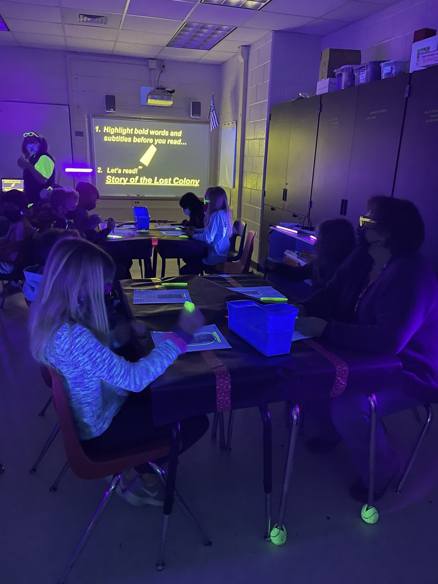 Sarah Burnham tweet media