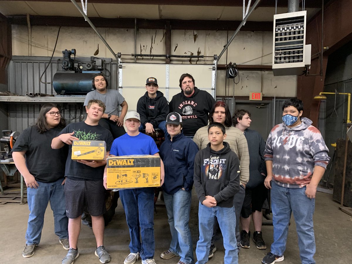 StilwellFFA's tweet photo. Excited Ag students holding the new ⁦@DonorsChoose⁩ products from ⁦@grainger⁩ Thanks to ⁦@joy4ok⁩ and the folks at the state department of education for making this opportunity possible! #StilwellHighSchool #Dewalt https://t.co/PTankzQAqR