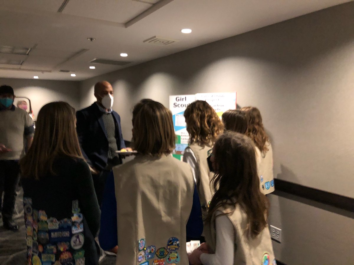 I'm proud of Girl Scout Troops 1477 and 1952 of the Wisconsin Badgerland Council for raising awareness on climate change solutions in our state. We're in good hands when our youth show devotion and ingenuity on this issue!
youtube.com/watch?v=V4OZMN…