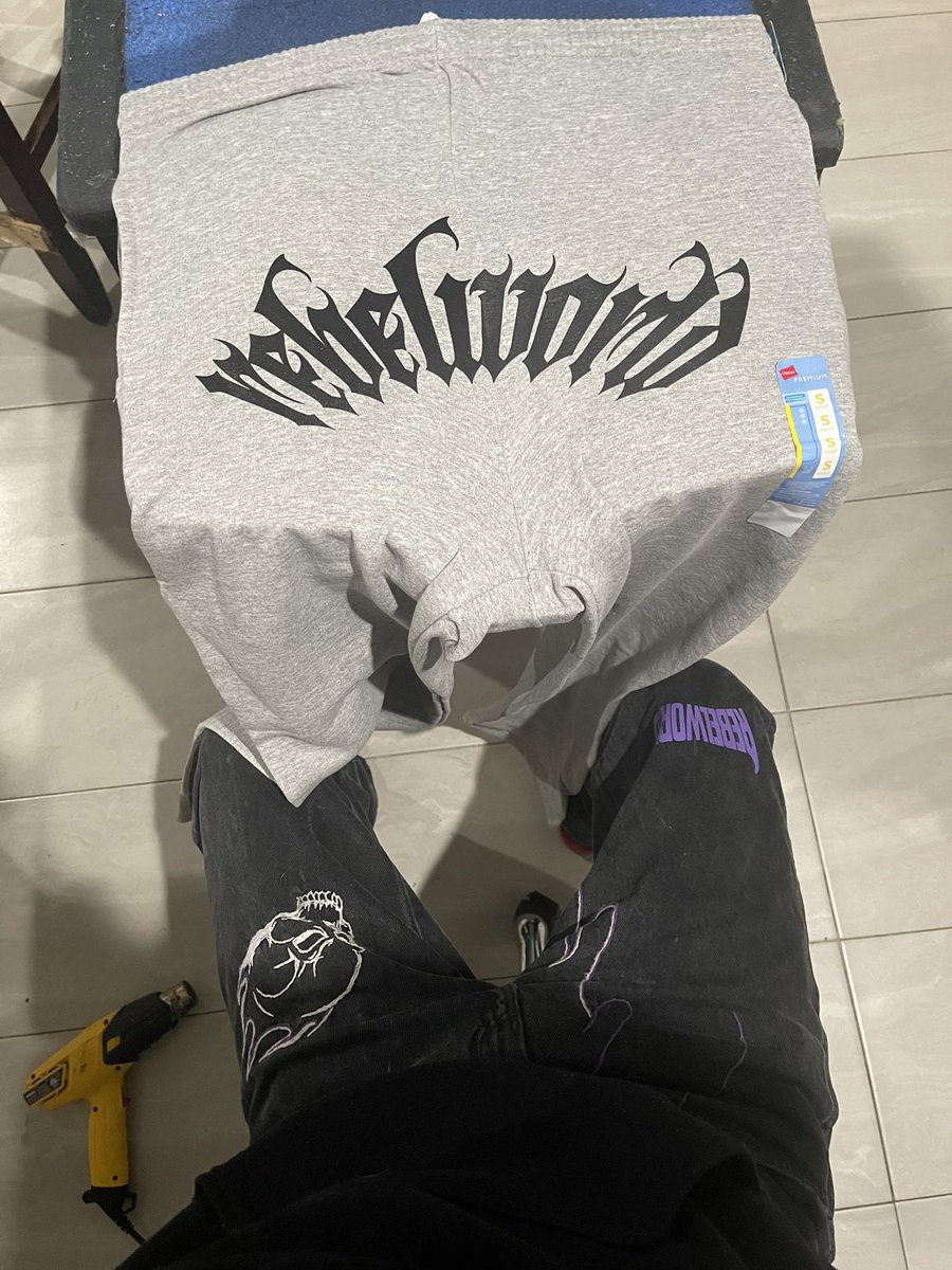 rwjuni's tweet image. ®️👨‍🎨