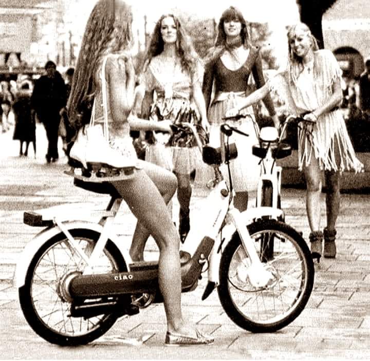 Un tempo tutto era più bello e più pulito. Gli amici erano sinceri ! Questo mondo è andato perduto...per lasciare spazio a tanta indifferenza.....
Buon weekend a tutti 💞💕